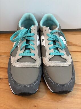 Saucony Women's Gray Sneakers with Teal Accents
